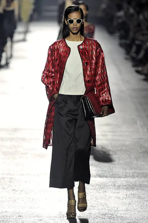 Свободные брюки длиной выше щиколотки на лето 2014