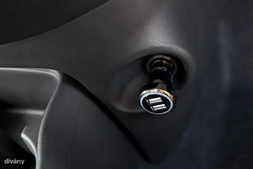 Не помешает, если вдобавок ко всем этим прибамбасам вы обзаведетесь USB-хабом, который можно воткнуть в прикуриватель