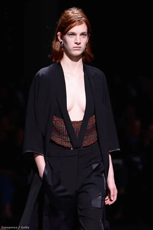 Глубокое декольте будет модно летом 2014 года