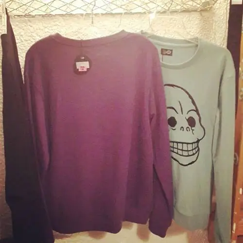 Как обычно, рост компании внес новые правила в деловую этику: к 2010 году с лица черепа, украшающего логотип, не исчезли ни перевернутый крест, ни слова…