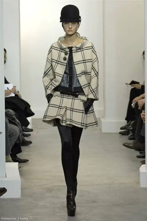 Шляпа для верховой езды и элегантная клетка в коллекции осень-зима 2006