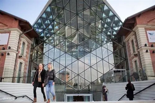 Его задница