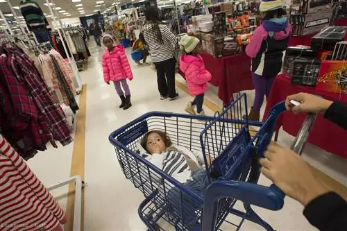 Все хотели консоли и уродливые ботинки в Черную пятницу