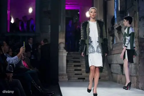 Сделай фото гаджета с гаджетом!