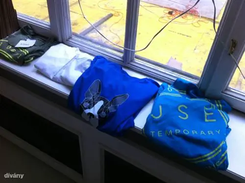 Это немного