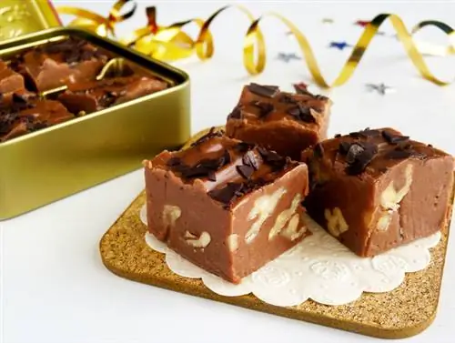 Пятничное печенье: Кубик орехово-кофейной карамели (помадка)