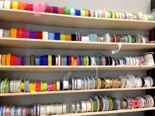 Выбор лент достаточно большой, в среднем они стоят от 120-130 форинтов за метр