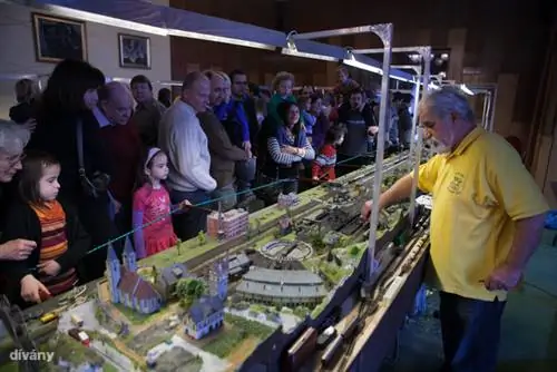 Вот почему стоит купить ребенку модель паровозика