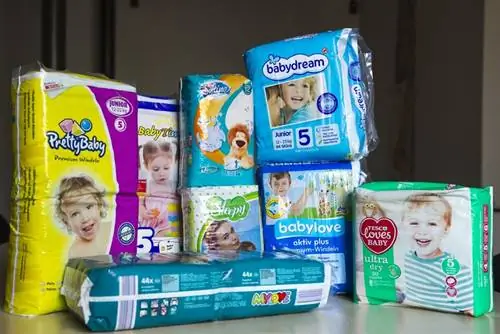 Мы рассмотрели, с чем могут справиться подгузники собственной марки