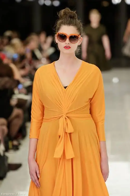 Женская коллекция была представлена публике в Нью-Йорке