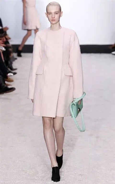 Бледно-розовый от Giambattista Valli