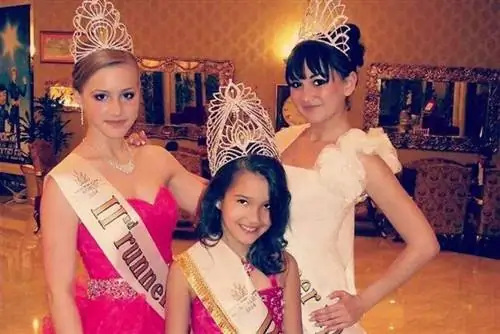 Маленькая Мисс Венгрия: нет ничего более идиотского, чем идиот-родитель