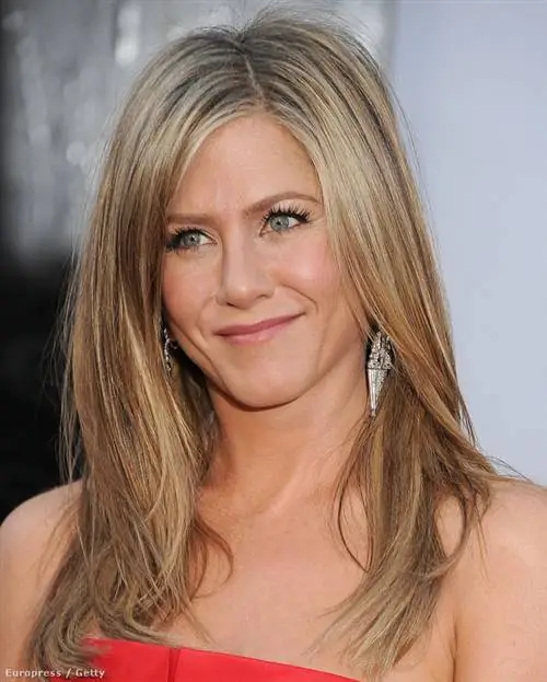 Домашние бьюти-хитрости знаменитостей от вазелина до целлюкса