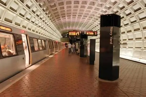 После того, как Виньелли так успешно потряс транспортную систему Нью-Йорка, неудивительно, что его вызвали обратно в Вашингтон, чтобы помочь разработать транспортную систему, которая работает так же хорошо, как в Нью-Йорке