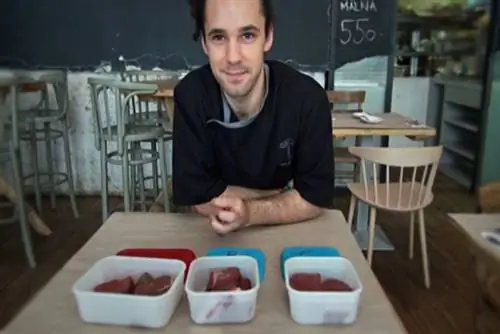 Видео-тест: хорошее ли мясо получает бывшая домохозяйка?