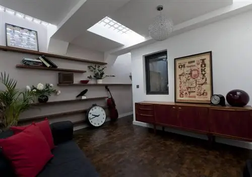 Туалет, который стоил всего 3000 фунтов (1,1 миллиона форинтов) для лицензирования и юристов, был построен в 1929 году и до 1980-х годов использовался как общественный туалет