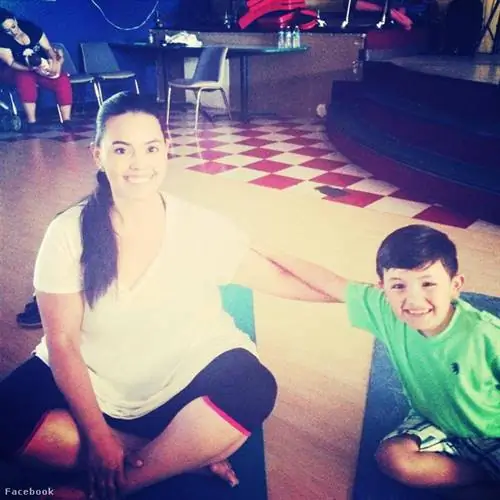 Рози Меркадо появилась на шоу Curvy Girls и вскоре увидела возможности в профессии, поэтому сегодня, помимо модельного бизнеса и материнства, она также работает дизайнером собственного бренда под названием FUERZA FOR SWAK