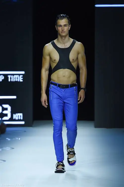 Дирк Биккембергс также каждый сезон строит свою коллекцию, посвященную спорту