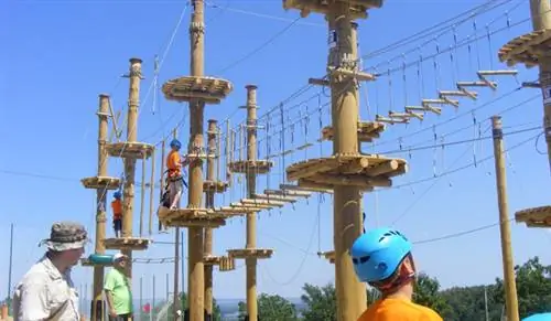 Позвольте всей семье скользить и подниматься этим летом