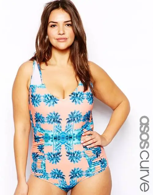 Костюмы размеров 46-50 доступны на Asos в среднем по цене от 7 675 до 13 605 форинтов