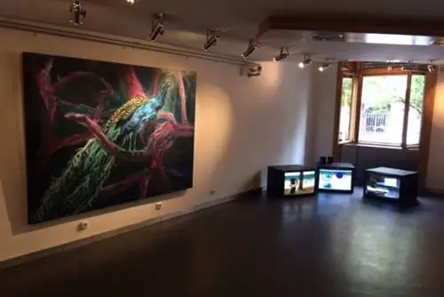 Не позволяйте женщинам быть аксессуарами, разнообразие вредно, другие - бранные слова