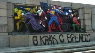 Как круто мемориал супергероям, правда?