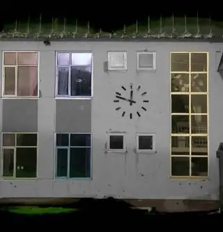 Задние окна Хичкока смотрят на тараканов