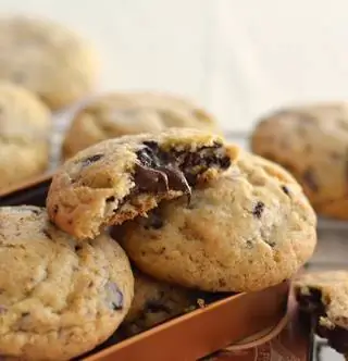 Friday cookie: шоколадный бисквит с начинкой из нутеллы