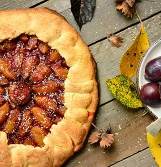 Пятничное печенье: кокосово-сливовый пирог