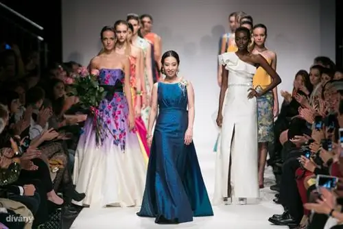 Проект Sacict & Kamlangjai: платья из проекта Kamlangjai, поддержанного Ее Величеством принцессой Баджракитиябхой и королем Таиланда