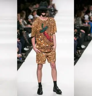 Что круче: костюм чили или шелковый вечерний костюм?