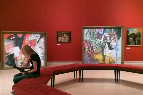 Отражение в красной комнате