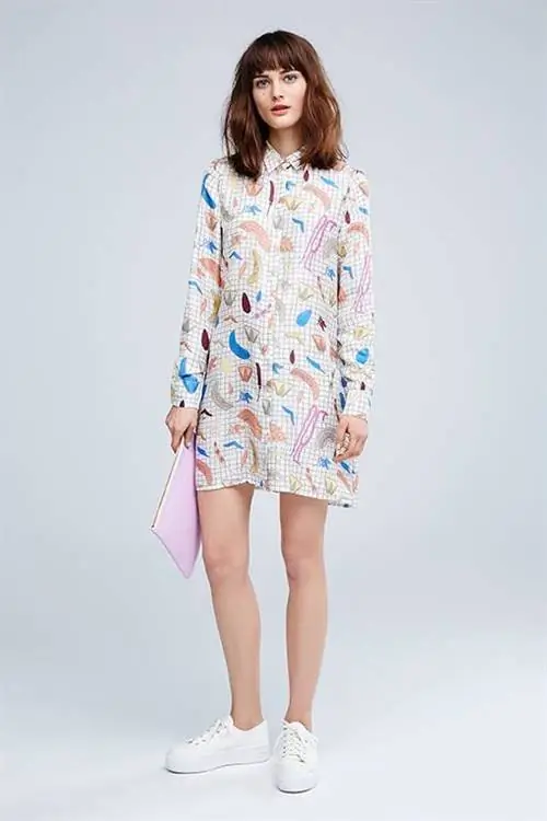 Шелковое платье-рубашка с принтом от Nanushka