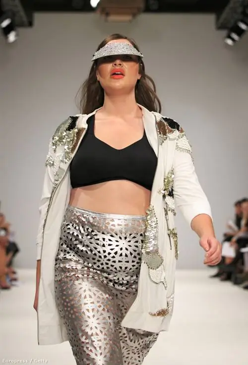 Так же, как они могут выйти в футболке с животом, если захотят