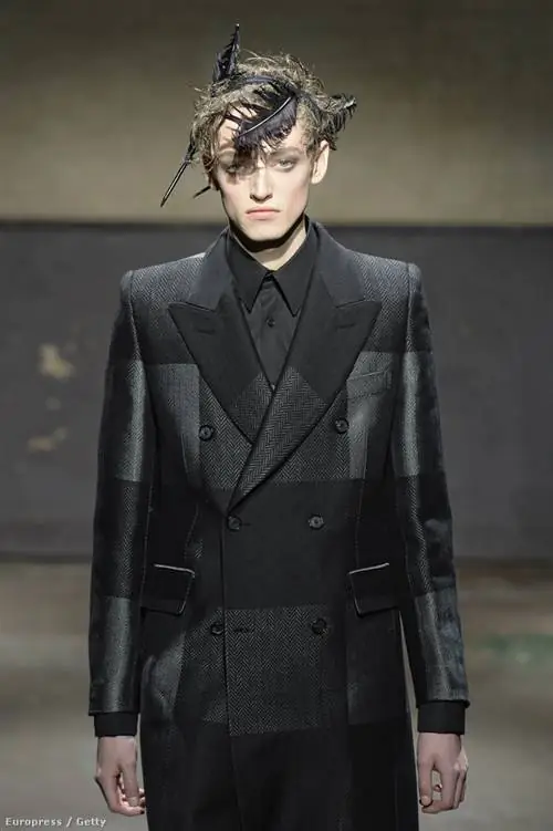 Коллекция Александра МакКуина стала крайне удручающей