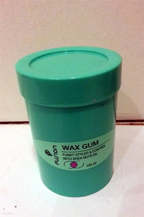 Упаковка не очень привлекательная, можно сказать чистая - это все-таки воск для волос