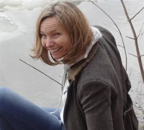 Доктор Эстер Бодроги