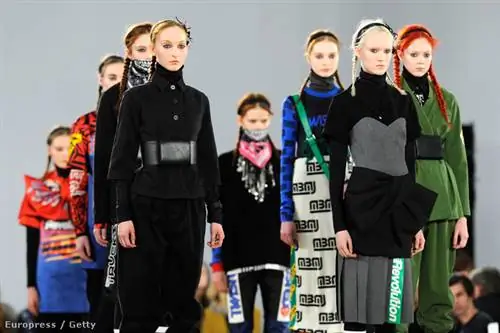 Смешанная линия Marc Jacobs - это Marc by Marc Jacobs