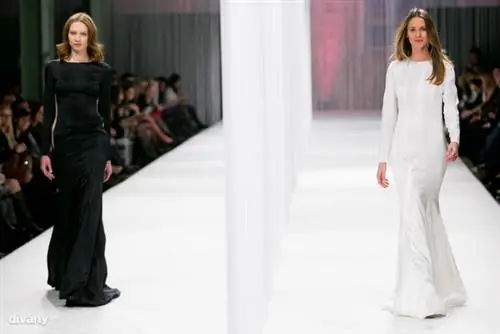 Также появился черный кусок