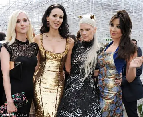 За ее одеждой пришли самые известные голливудские знаменитости: Порция Фриман, Кристен Макменами и Дейзи Лоу