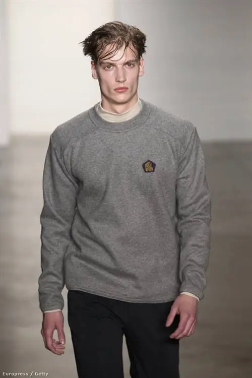 Этой зимой чистота является синонимом шерстяного свитера Nort Face, удобных брюк и обуви New Balance