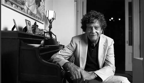 Если бы вы были старшеклассником, вот что посоветовал бы вам Курт Воннегут