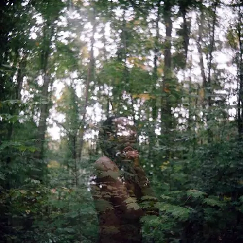 Большое влияние на фотографа оказал мальчик-беженец из Нигерии Мануэль