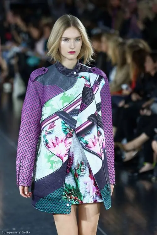 Катранзу смешал принты кроссовок с цветочными узорами