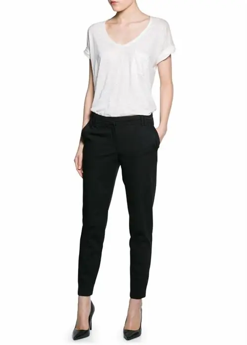 Однако наш любимый стиль вышел из манго. Там за такие штаны берут 9995 форинтов