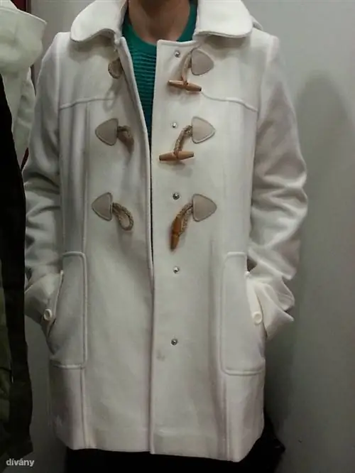 Хада: 9999 форинтов Да, это белая версия желтой куртки F&F, которую вы видели ранее, и да, она всего на 3000 форинтов дешевле, чем новая