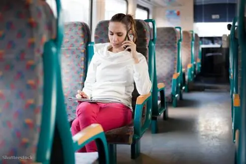 затвор 128456570