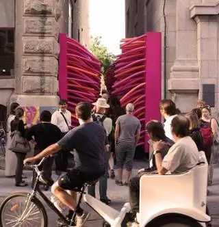 Страшная автомойка и бушующее море, или Чем хороша лапша из бисквита и оргстекло