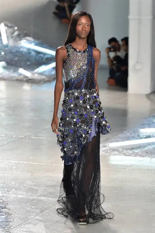 Это платье Rodarte стоит более 5 миллионов форинтов