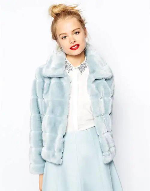 Синяя шуба Barbie из искусственного меха на Asos 16 890 форинтов